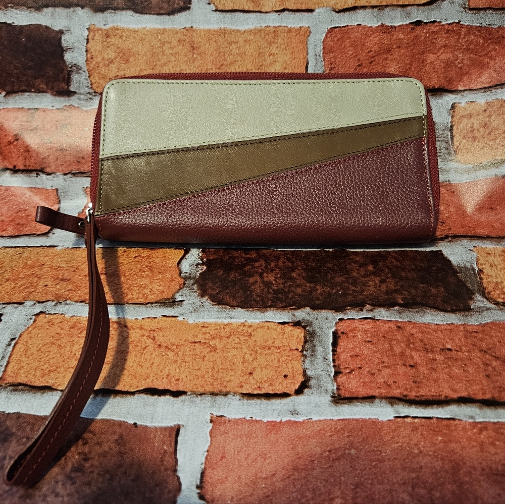 #583- Leather Colorblock Wristlet Wallet